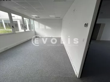 Photo 1 – location bureaux	MERIGNAC (33700)