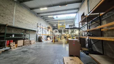 Photo 1 – location Entrepôts / activités	SERRIS (77700)