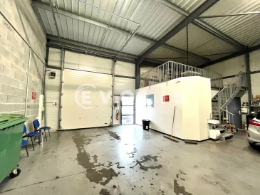 Photo 1 – location Entrepôts / activités	VILLENAVE D'ORNON (33140)