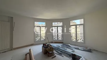 Photo 1 – vente bureaux	PARIS (75008)