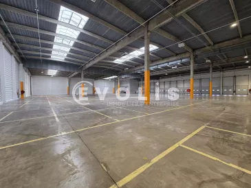 Photo 1 – location Entrepôts / activités	FLEURY MEROGIS (91700)
