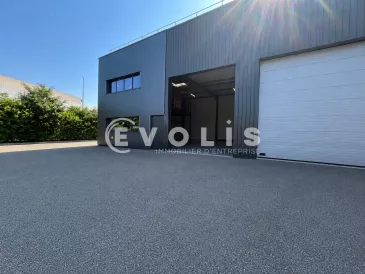 Photo 1 – location Entrepôts / activités	SAINT VULBAS (01150)
