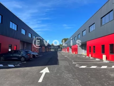 Photo 1 – location Entrepôts / activités	TRESSES (33370)