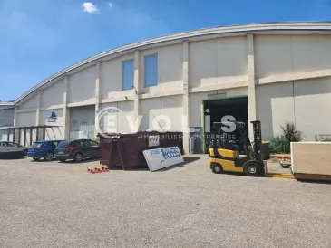 Photo 1 – location Entrepôts / activités	VIENNE (38200)