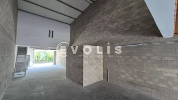 Photo 1 – location Entrepôts / activités	OZOIR LA FERRIERE (77330)