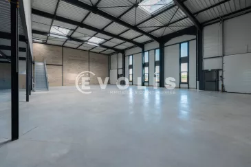 Photo 1 – vente Entrepôts / activités	BAILLY ROMAINVILLIERS (77700)
