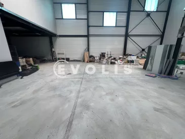 Photo 1 – location Entrepôts / activités	COURTRY (77181)