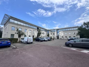 Photo 1 – location bureaux	SAINT PRIEST (69800)