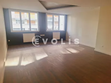 Photo 1 – vente bureaux	PARIS (75018)