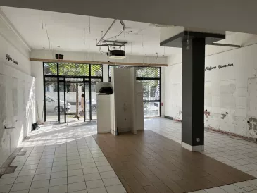 Photo 1 – location Locaux commerciaux	BAYONNE (64100)