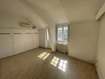 Photo 1 – location bureaux	BAYONNE (64100)