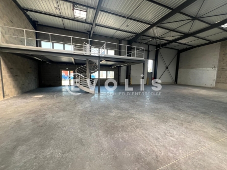 Photo 4 – location Entrepôts / activités	SAINT PRIEST (69800)