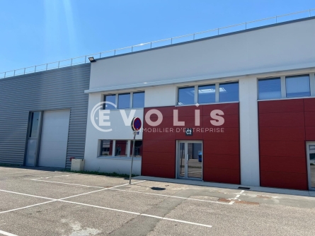 Photo 6 – location Entrepôts / activités	SAINT PRIEST (69800)
