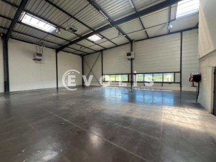 Photo 9 – location Entrepôts / activités	SAINT PRIEST (69800)