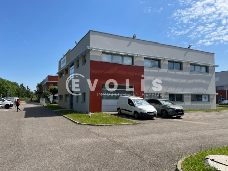 Photo 12 – location Entrepôts / activités	SAINT PRIEST (69800)