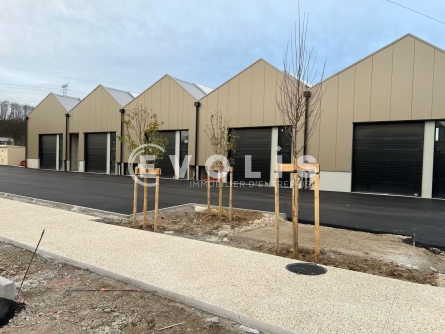 Photo 2 – vente Entrepôts / activités	TOUSSIEU (69780)