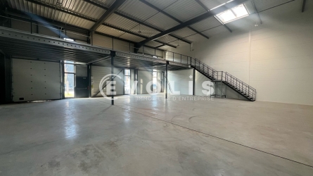 Photo 10 – location Entrepôts / activités	VILLEFONTAINE (38090)