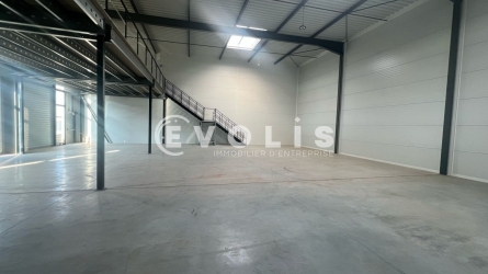 Photo 11 – location Entrepôts / activités	VILLEFONTAINE (38090)