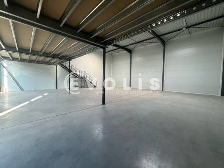 Photo 12 – location Entrepôts / activités	VILLEFONTAINE (38090)