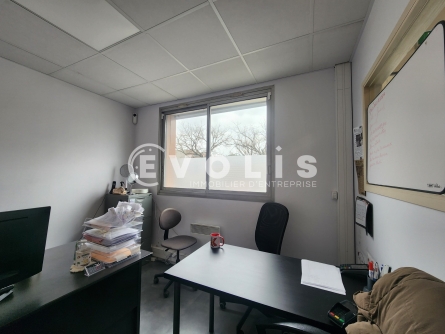 Photo 11 – location Entrepôts / activités	BRON (69500)