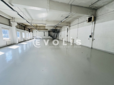 Photo 2 – location Entrepôts / activités	LOGNES (77185)