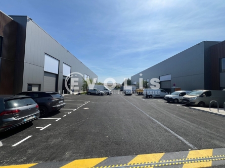 Photo 8 – vente Entrepôts / activités	SAINT GENIS LAVAL (69230)