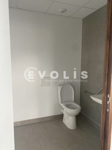 Photo 3 – location Entrepôts / activités	LONGUEAU (80330)