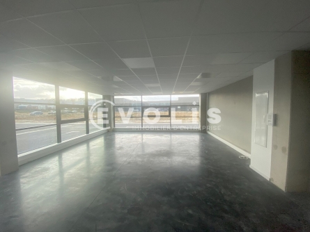 Photo 2 – location Entrepôts / activités	LONGUEAU (80330)