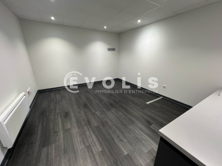 Photo 11 – vente Entrepôts / activités	MIRIBEL (01700)
