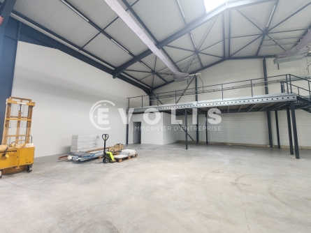 Photo 7 – location Entrepôts / activités	CHASSIEU (69680)