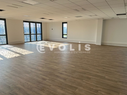 Photo 1 – location bureaux	VAULX MILIEU (38090)