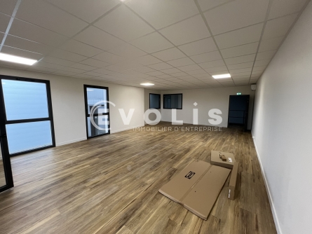 Photo 3 – location Entrepôts / activités	DECINES CHARPIEU (69150)