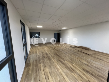 Photo 4 – location Entrepôts / activités	DECINES CHARPIEU (69150)