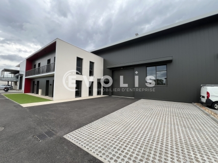 Photo 1 – location Entrepôts / activités	DECINES CHARPIEU (69150)