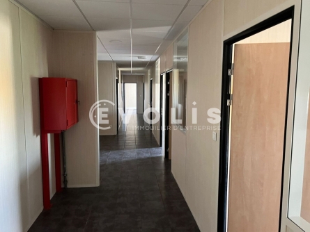 Photo 9 – location Entrepôts / activités	SAINT PRIEST (69800)