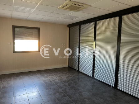 Photo 10 – location Entrepôts / activités	SAINT PRIEST (69800)