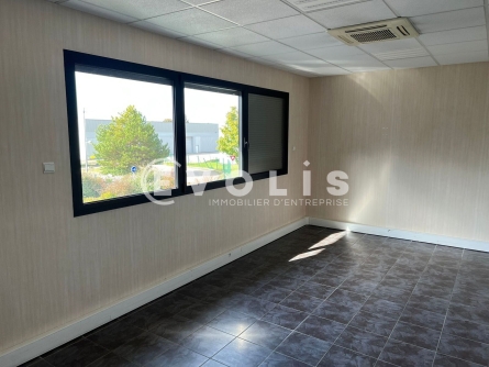 Photo 11 – location Entrepôts / activités	SAINT PRIEST (69800)