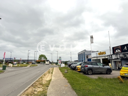 Photo 1 – location Entrepôts / activités	RIVERY (80136)