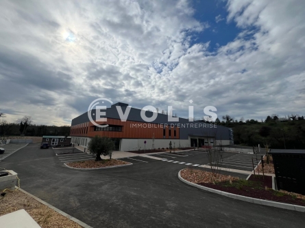 Photo 1 – location Entrepôts / activités	SAINT LAURENT DE MURE (69720)