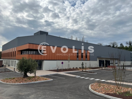 Photo 2 – location Entrepôts / activités	SAINT LAURENT DE MURE (69720)
