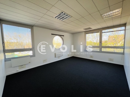 Photo 15 – location bureaux	EMERAINVILLE (77184)