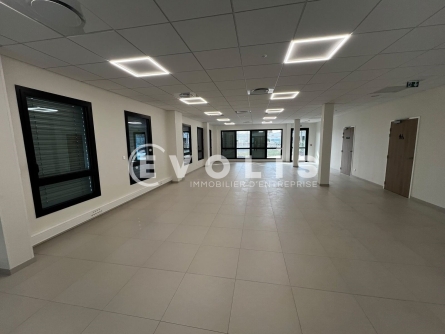 Photo 5 – location Entrepôts / activités	MIONS (69780)