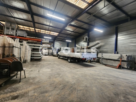 Photo 5 – location Entrepôts / activités	GRENAY (38540)
