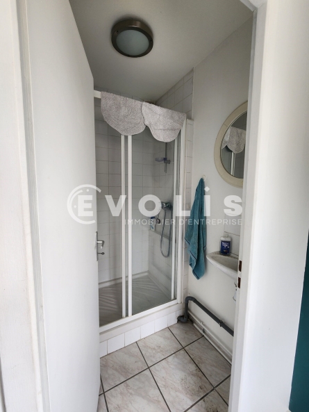 Photo 15 – location Entrepôts / activités	GRENAY (38540)