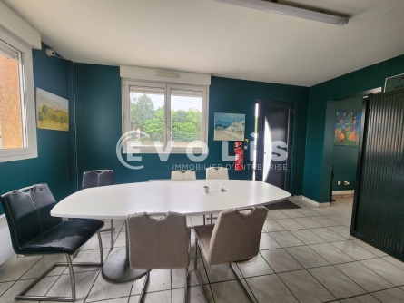 Photo 13 – location Entrepôts / activités	GRENAY (38540)