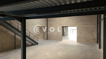 Photo 5 – location Entrepôts / activités	VILLENEUVE LES AVIGNON (30400)