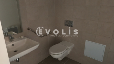 Photo 9 – location Entrepôts / activités	VILLENEUVE LES AVIGNON (30400)