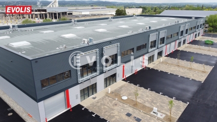 Photo 2 – location Entrepôts / activités	VILLENEUVE LES AVIGNON (30400)