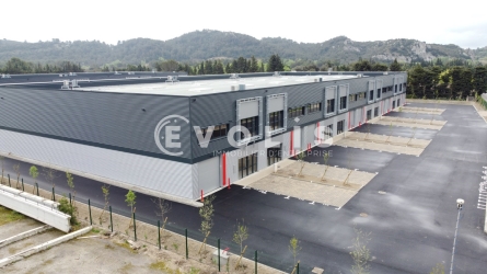 Photo 2 – location Entrepôts / activités	VILLENEUVE LES AVIGNON (30400)