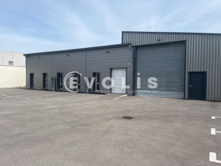 Photo 2 – vente Entrepôts / activités	VAULX EN VELIN (69120)